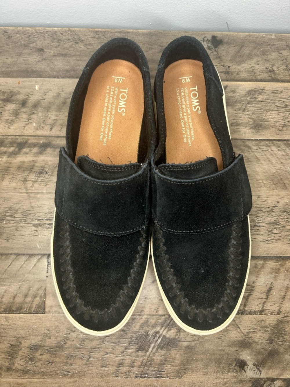 TOMS Altair Slip On Loafers with Velcro Strap - Picture 2 of 7